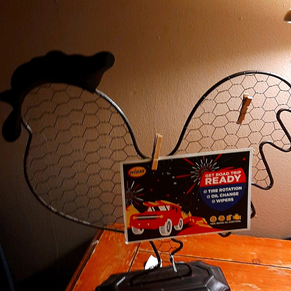 Rooster picture hanger